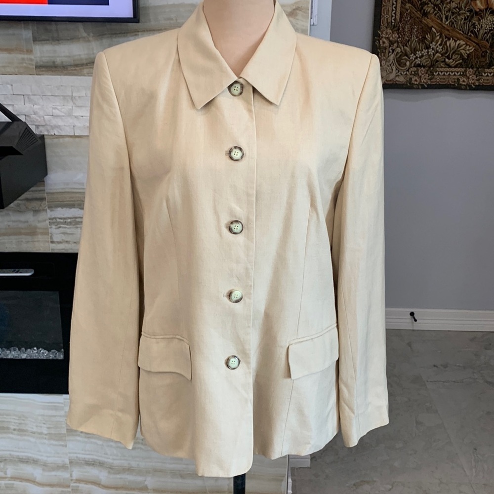 Talbots‎ Cream Suit Jackets. Size 10 (862)